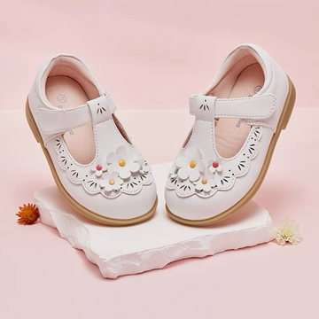 Flower Motif White Collar Ballet Shoes